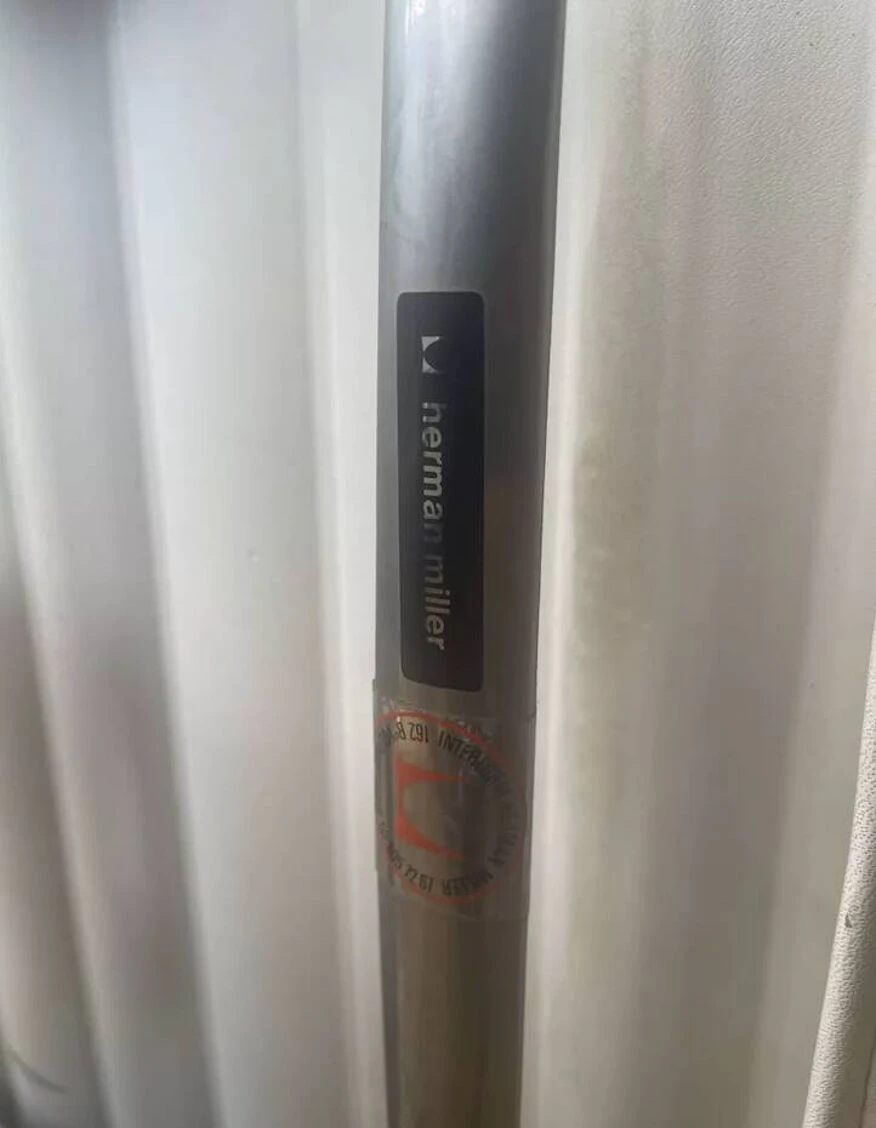 Aluminum Chair EA131/132 Eames Herman Miller - Image 2