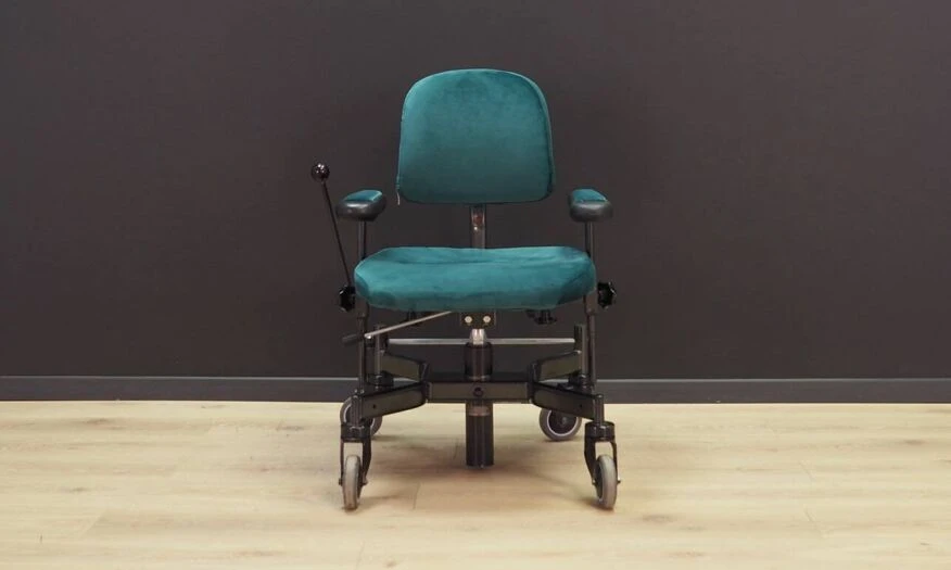 Green Office Armchair, Danish Design, 1970s, Production: Denmark - Image 12
