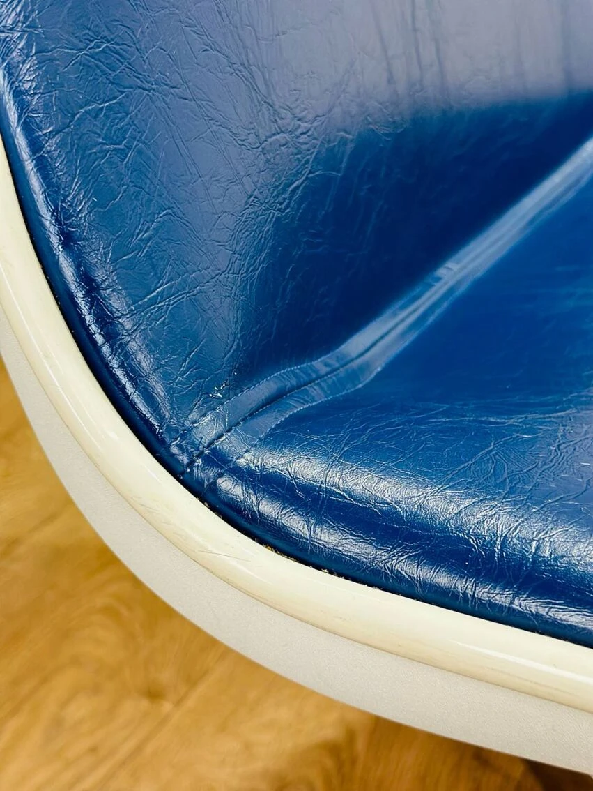 2 Strafor Chairs - Image 15