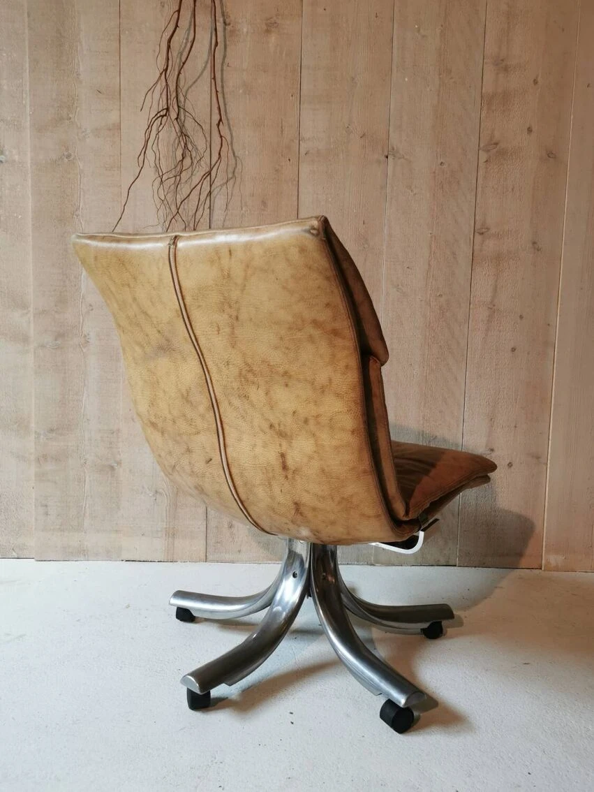 Swivel Leather Armchair - Image 2