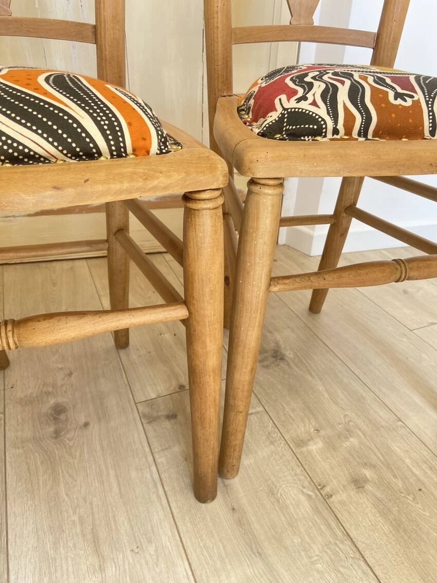 Set Of 2 Old Renovated Wooden Chairs With Coral Leaves Wax Style Fabric Seat - Image 5