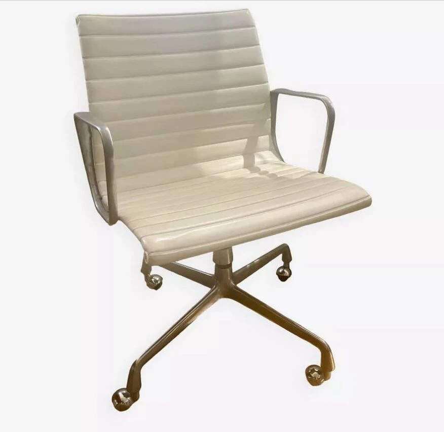 Aluminum Chair EA131/132 Eames Herman Miller - Image 5