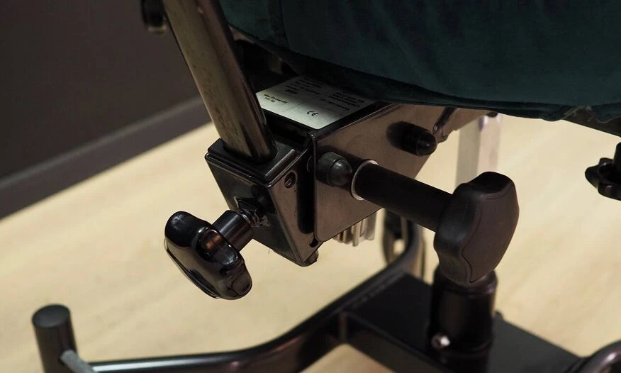 Green Office Armchair, Danish Design, 1970s, Production: Denmark - Image 17