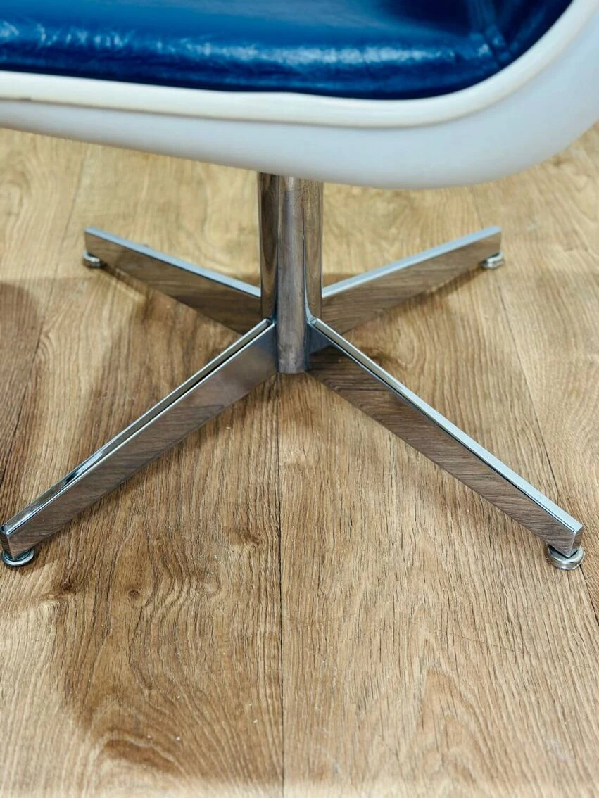 2 Strafor Chairs - Image 11