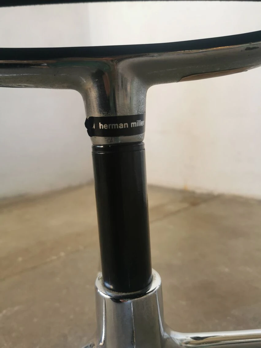 Charles & Ray Eames Swivel Chair For Herman Miller Model Aluminum Group EA 106 - Image 14