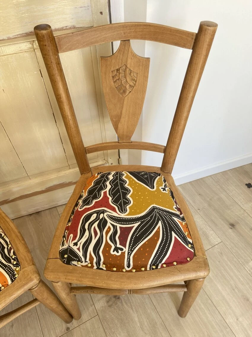 Set Of 2 Old Renovated Wooden Chairs With Coral Leaves Wax Style Fabric Seat - Image 7